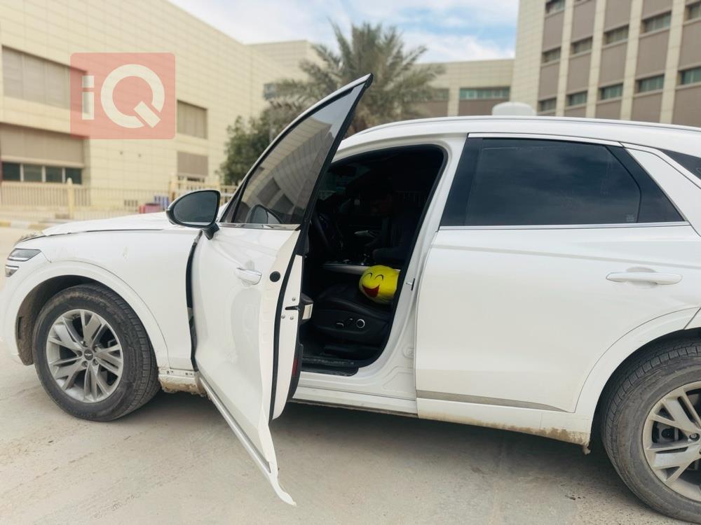 جێنسس GV70